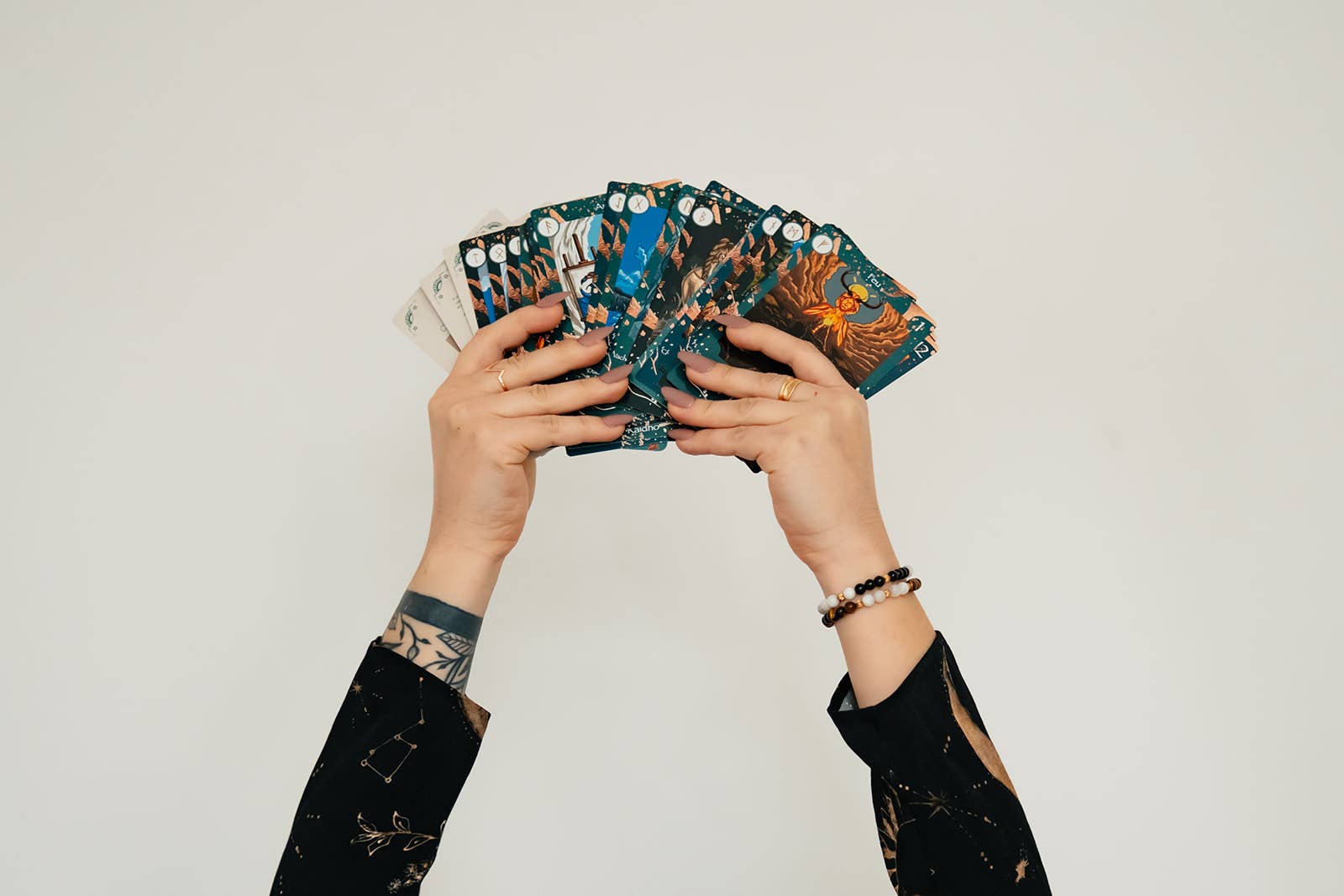 Witches box - Wholesale Tarotkaarten - Het orakel van de runen3