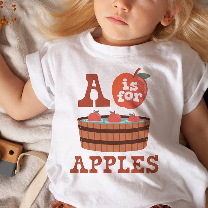 A é de Maçãs Camiseta para Crianças e Jovens por atacado de Itsy Bitsy Bella Co