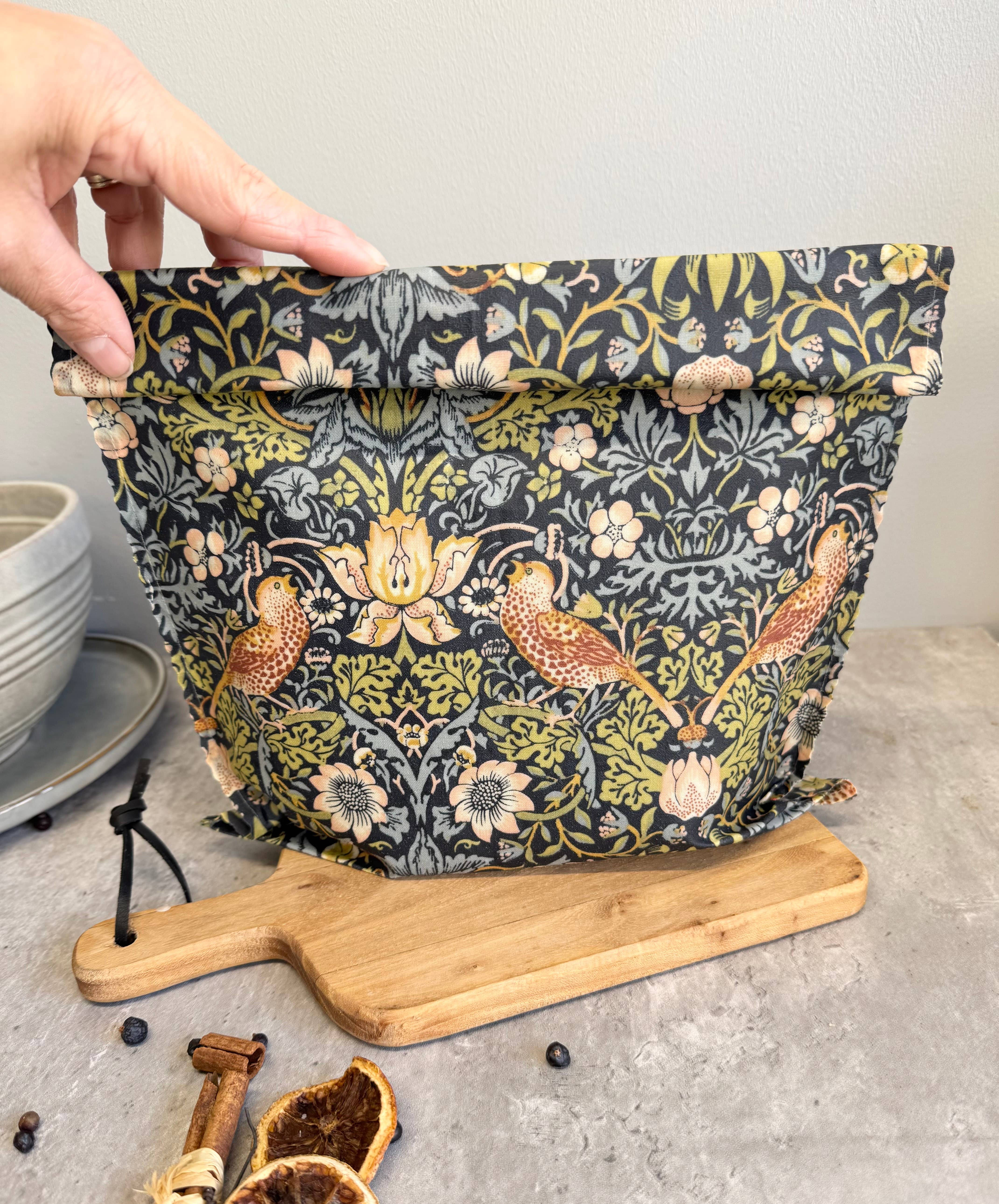 Lou Bees - Wholesale Food Storage Wrap/Bag - Beeswax Bag William Morris5