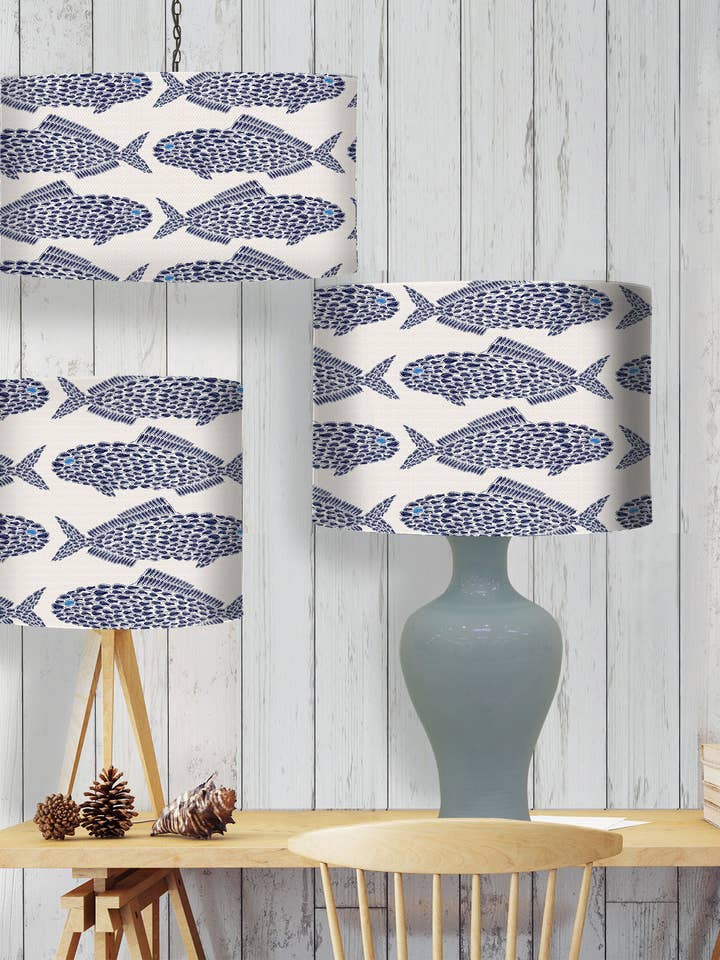 Nautische Lampenschirm Fischschule Blau/Weiß Designerpackung 3er-Set für den Großhandel von FabFunky Ltd