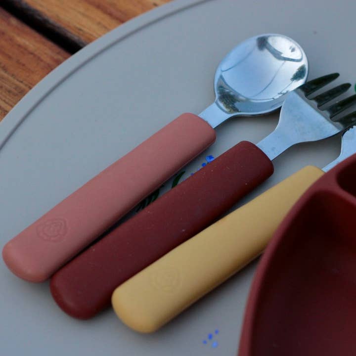 Soina – wholesale Flatware set – Kids & Baby – Cutlery set fork/spoon/knife (Camel/Chestnut)1