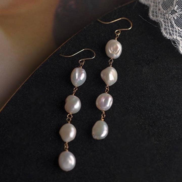 Orecchini pendenti placcati in oro 18 carati da 10 mm con perle naturali Keshi, regali per sposa e damigella per la vendita all'ingrosso da parte di Haengseongworkshop