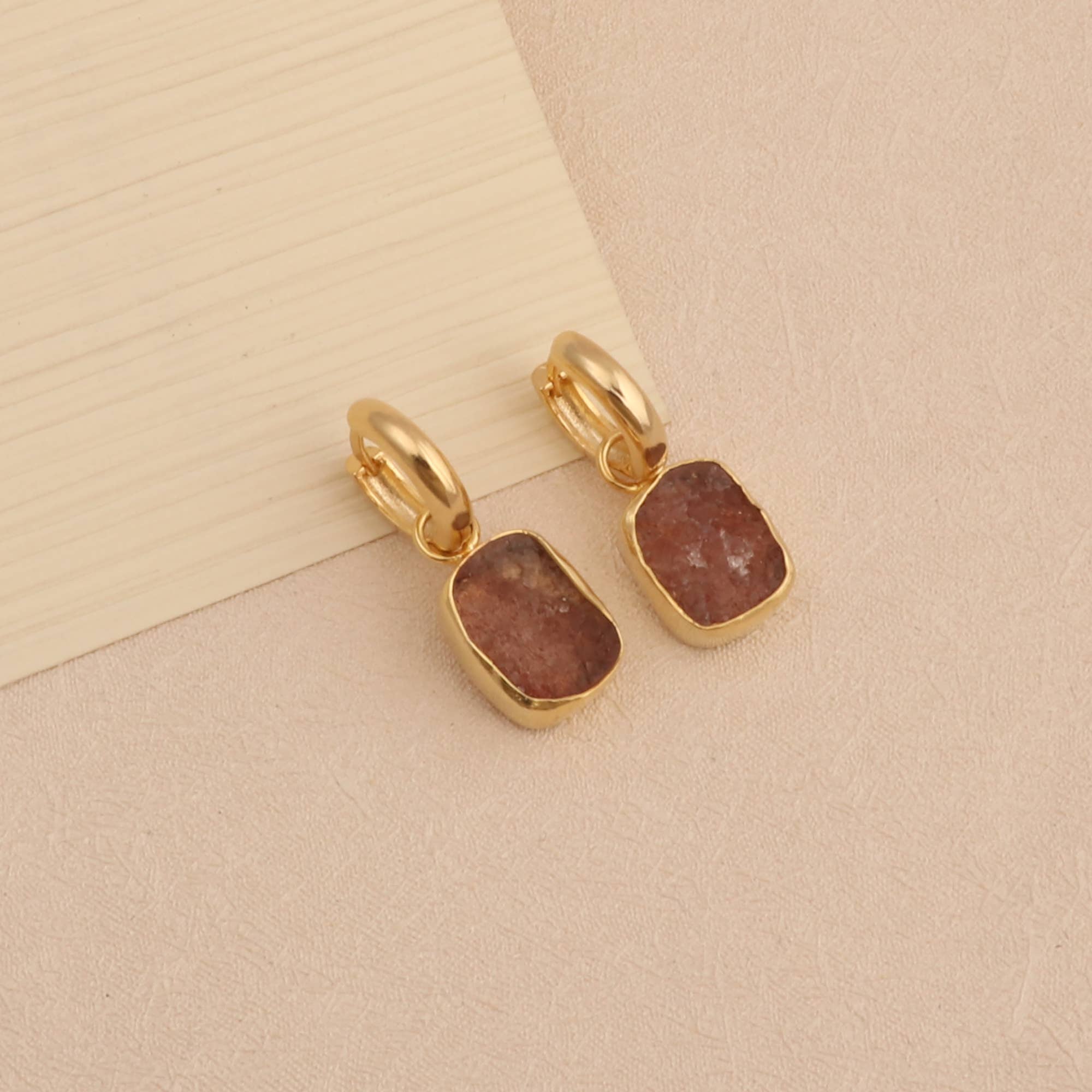 El Joyero – wholesale Dangle earrings – Raw Cherry Quartz Dangle Earring Gemstone Huggies Earring