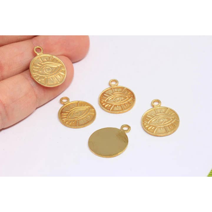 Médaillon Œil Mauvais en Laiton Brut 16mm, Collier Œil, MTE254 pour la vente par QueenJewelryM