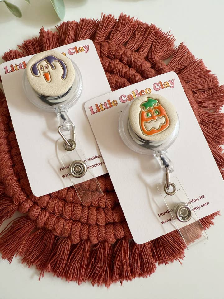 Spooky Cookie Namnskyltshållare | Namnskyltshållare i Polymerlera för wholesale av Little Calico Clay