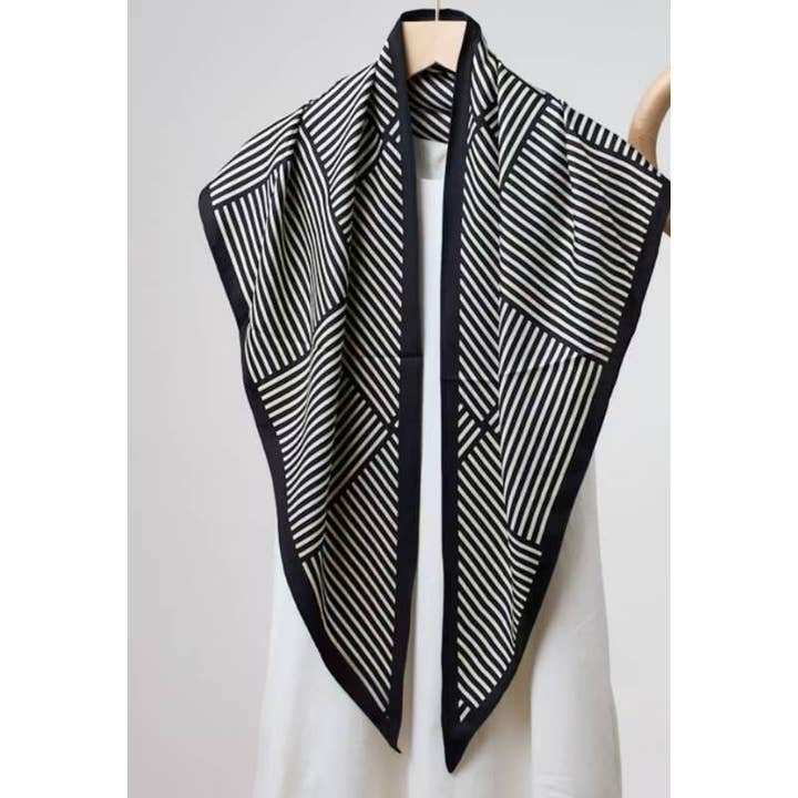 JC Sunny Fashion – wholesale Scarf – Women's – JC023328T Printed Triangle Scarf – Bandana Style Wrap / Shawl6