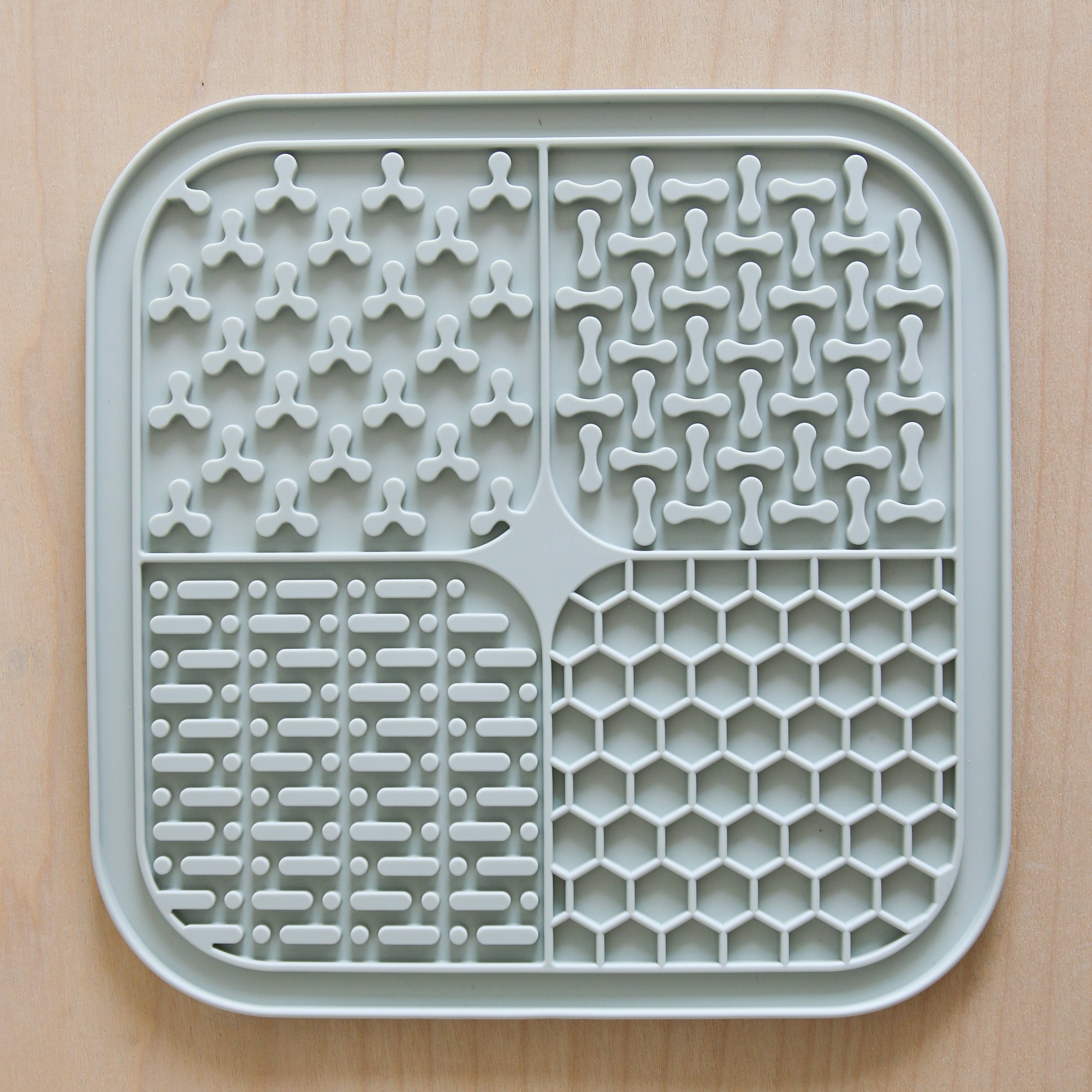 Furlou - Wholesale Pet Food Mat - Dog - 'Lick Mat - Square'0