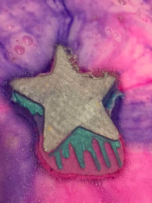 Drip star bath bomb for wholesale by Soaps n Dreams