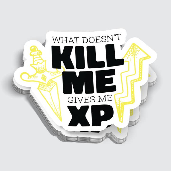 Autocollant What Doesn't Kill Me Gives XP Sword, 3 pouces pour la vente par Mimic Gaming Co