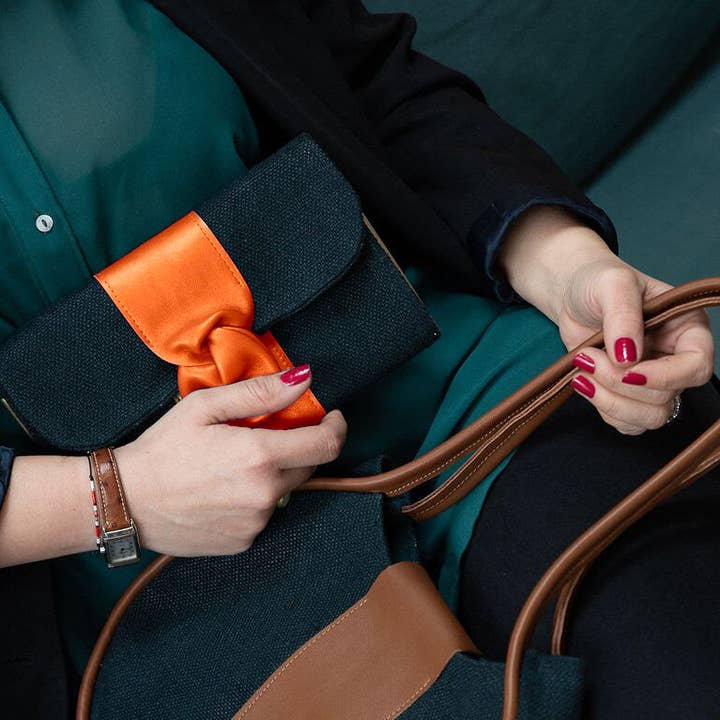 Flap pouch - hemp, spruce, raspberry leather for wholesale by Fossette