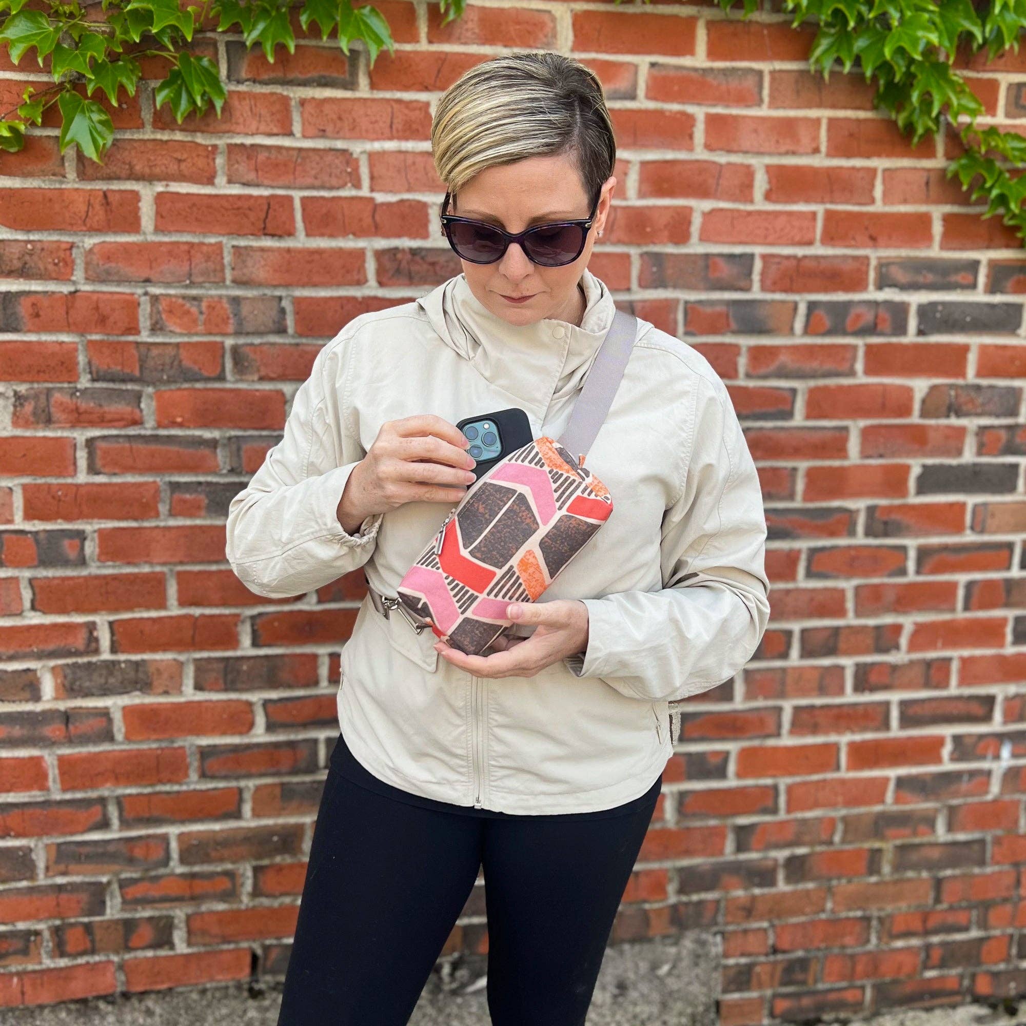 Crosscut Sewing Co. - Wholesale Belt Bag - Women's - Belt Bag Sewing Kit - Supplies, Printed Pattern and Video Tutorial33