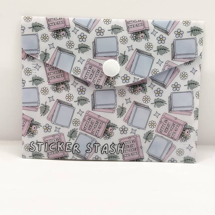 Sobre de almacenamiento de pegatinas de plástico 'Sticker Stash' de Bookish Girlie para venta al por mayor de Plannermonkeyco