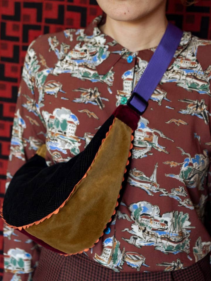 Vintage Printed Velvet Crossbody Fanny Pack for wholesale by gira e rigira la moda