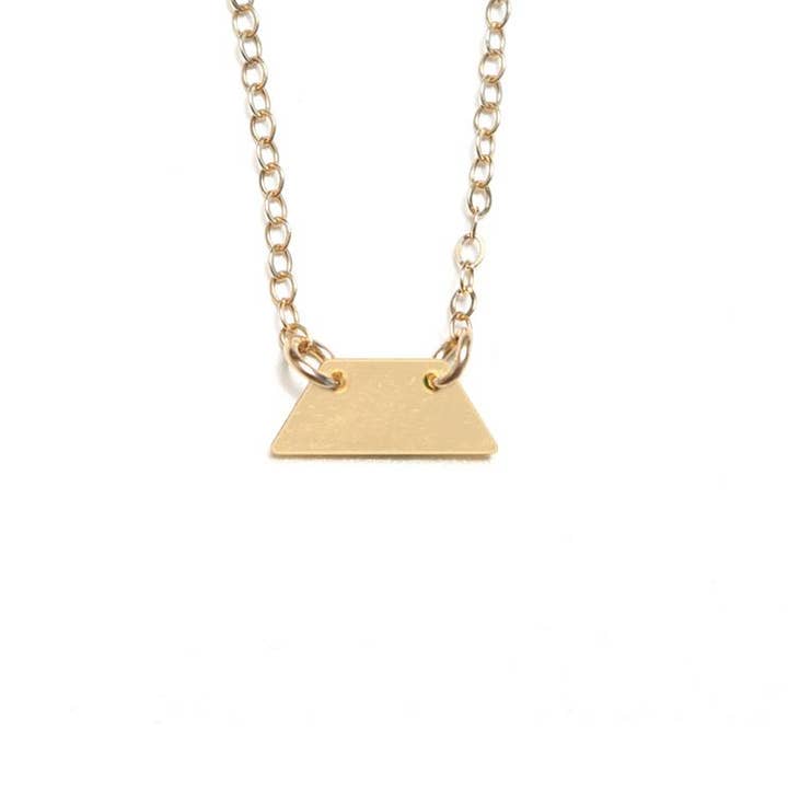 Collar con colgante pequeño en forma de trapecio isósceles para venta al por mayor de Brevity.