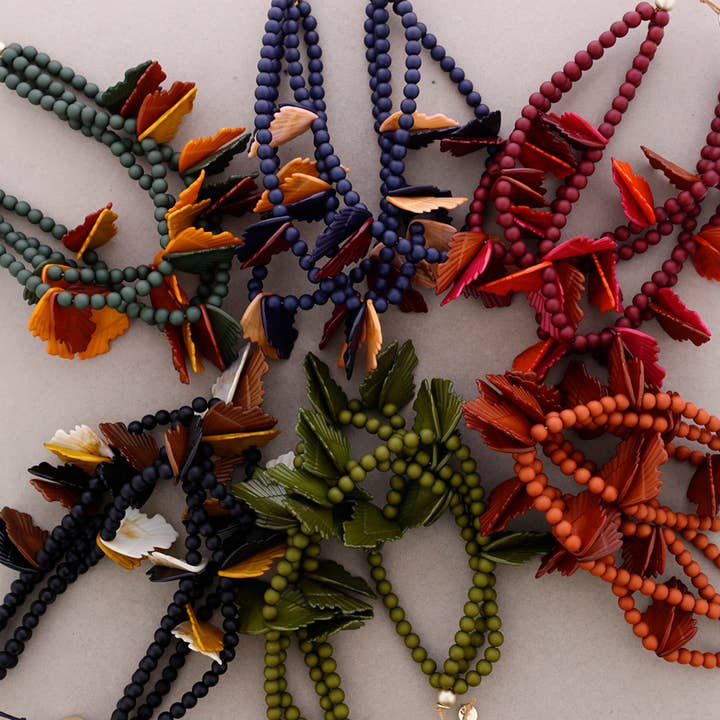 Sonata - Wholesale Snap Jewelry - Choker 4 Beads Resin Leaves6