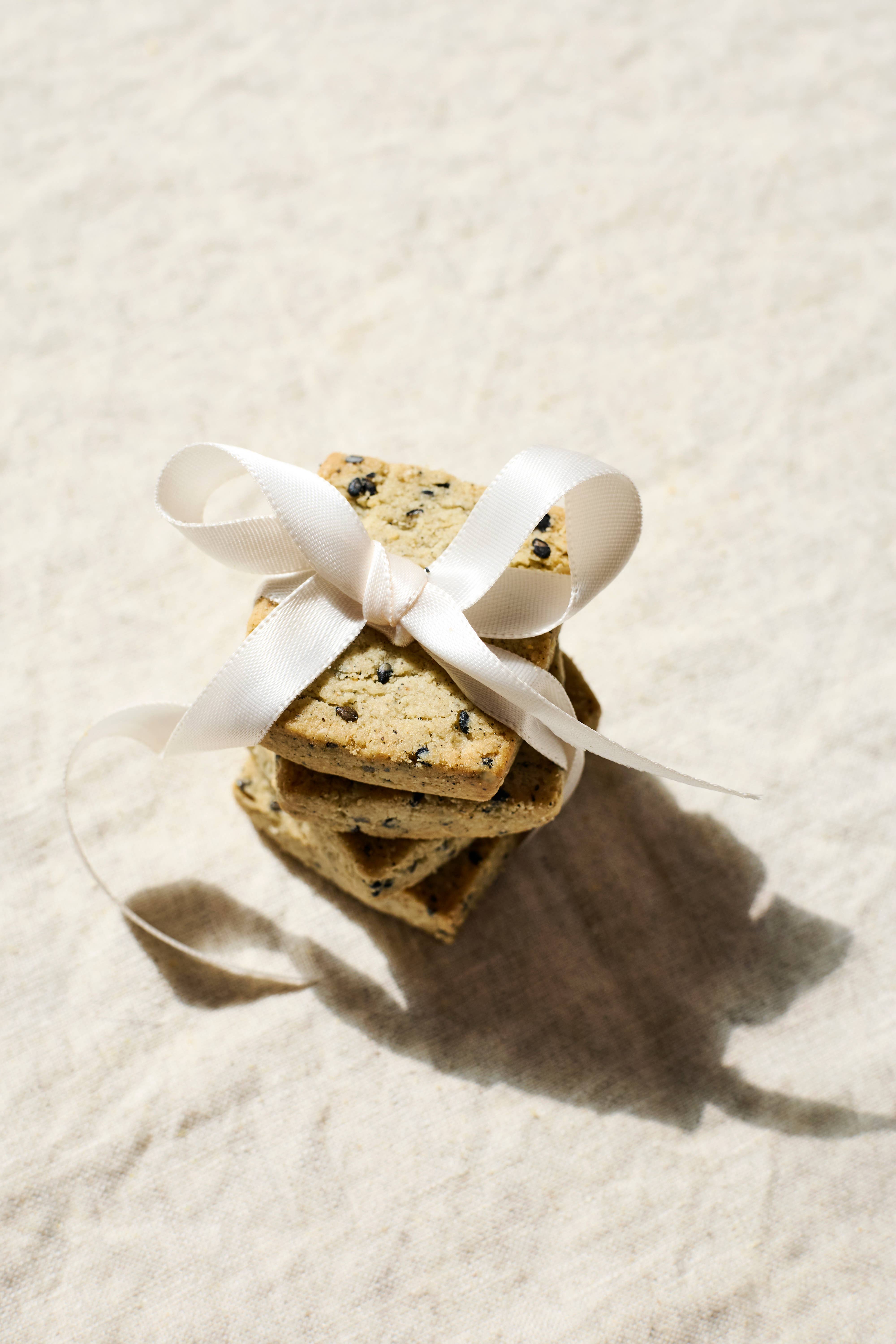 La Pêche - Wholesale Cookie - Black Sesame Sablé Butter Cookie2