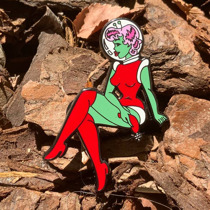 Cryptid Cuties Serie 1 Emaljenål: Alien for engroshandel hos Teighlor Made Co.