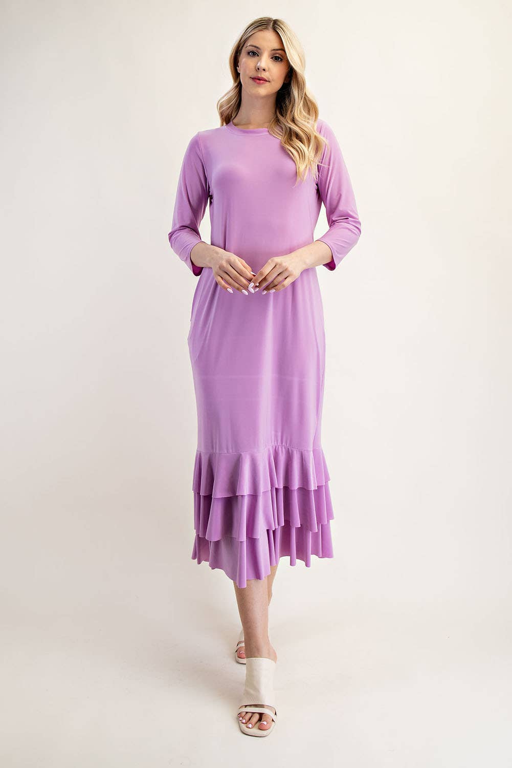 Celeste Clothing – Großhandel Kleid – Damen – Großgrößen-Midikleid mit gestuften Rüschen und 3/4-Ärmeln75