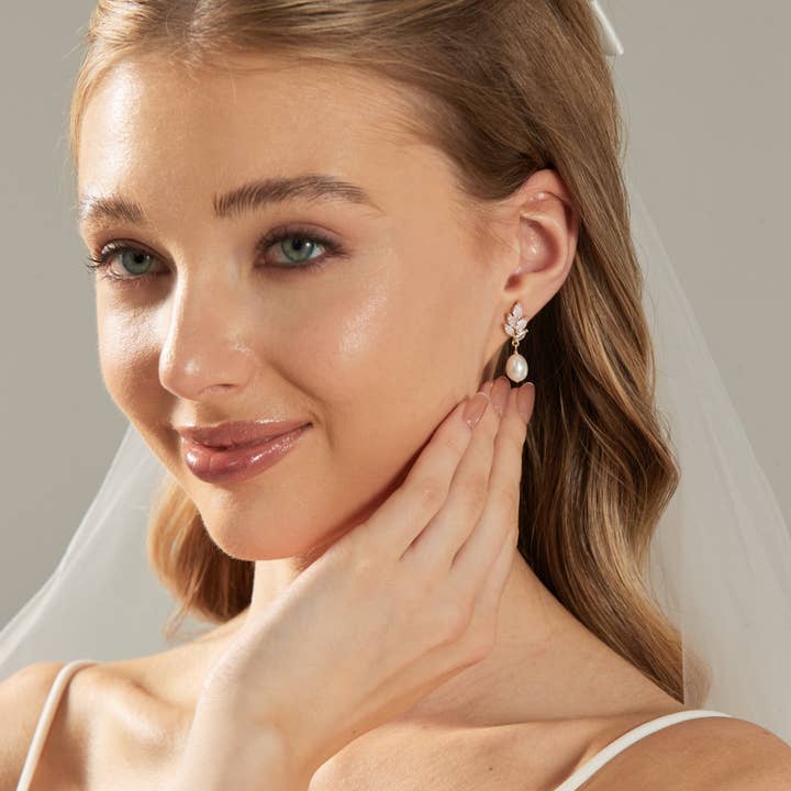 Drrtymagic - Wholesale Dangle Earrings - Freshwater Pearl Drop Earrings with Crystal Leaf3