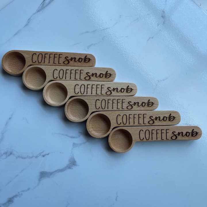 Cuillère à café gravée « Coffee Snob » pour la vente par SimplyWishfulCo