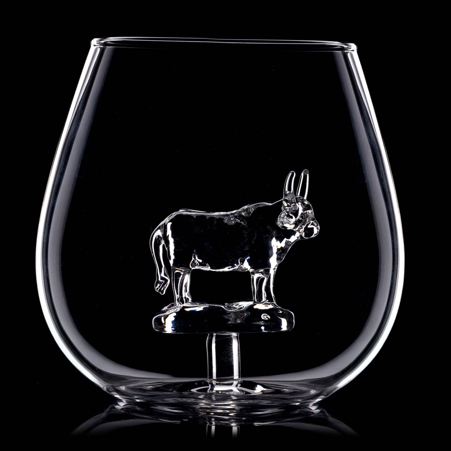 Wholesale Gifts Tomorrow – Engroshandel Cocktail-/likørglas – Højlandskvæg i et stilfrit glasbæger (600 ml) Bar Bespoke3