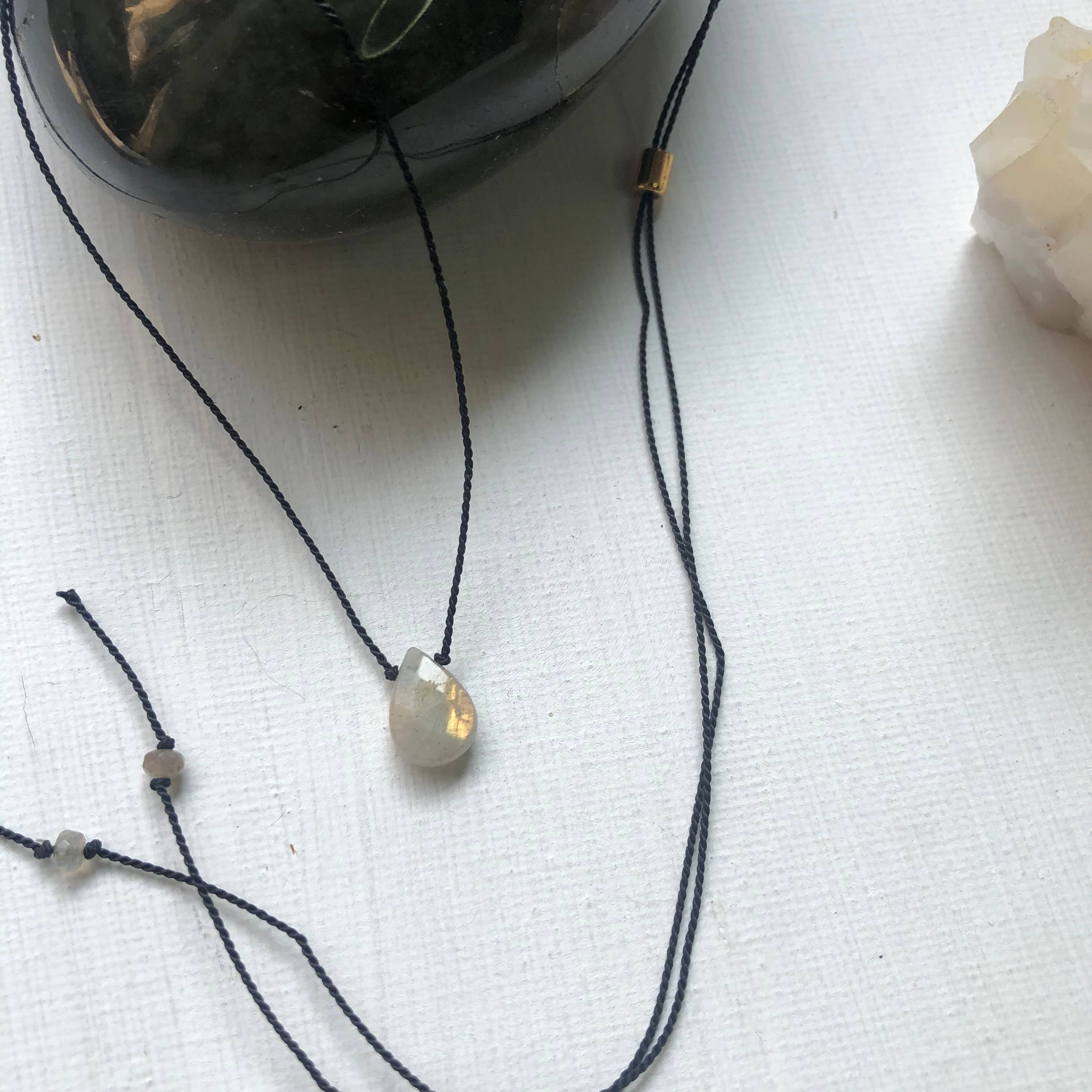 Sunday Girl by Amy DiLamarra - Wholesale Pendant/Charm Necklace - CGN-LAB | Healing Crystals and Stones Necklace in Labradorite2