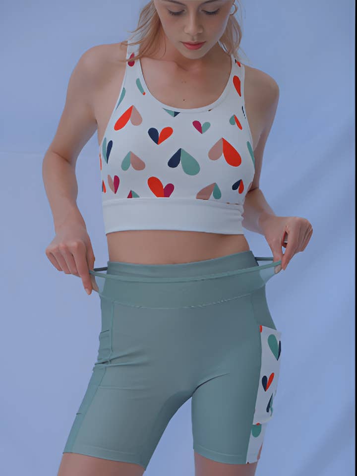 Kate Højelastiske åndbare sports 4" shorts for engroshandel hos Beautikini