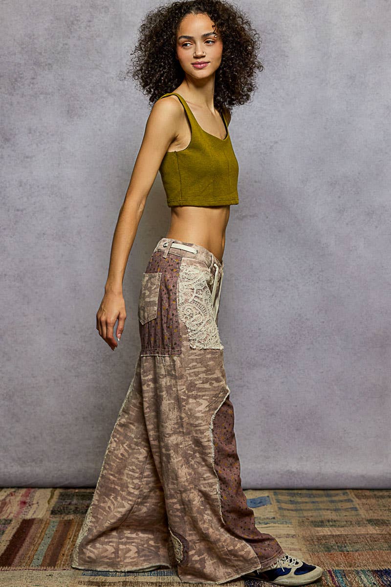 Pol Clothing - Vente Jean – femme - Pantalon en denim à cordon de serrage avec empiècement floral4