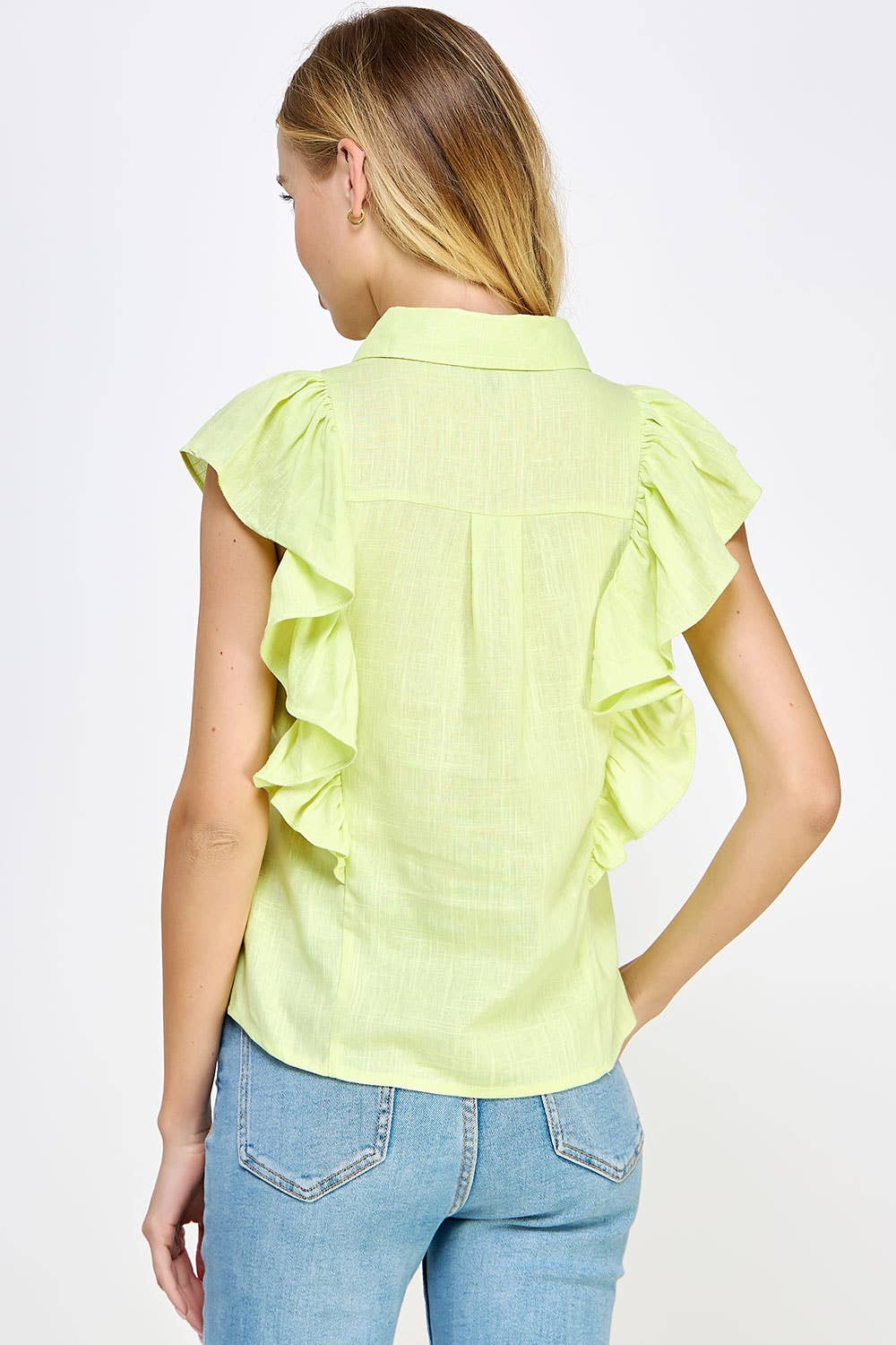 Strut & Bolt - Venta al por mayor Camisa con botones - Mujer - Blusa de lino sin mangas con volantes en los hombros9