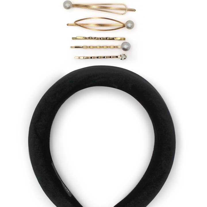 Kvällens nödvändigheter Sammetshårband & Hårnålar Presentförpackning i svart för wholesale av Morgan & Taylor