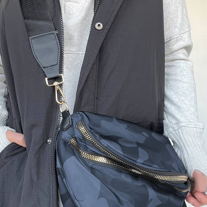 Suhkasana - Wholesale Crossbody Bag - Women's - Camo Print Crossbody Shoulder Bag with Gold Chain Detail7