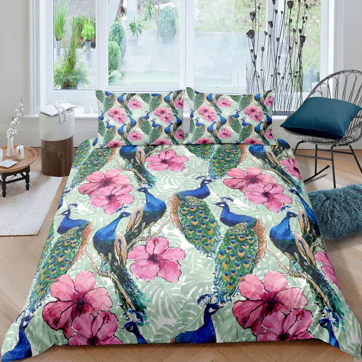 Påfågel och rosa hibiskus påslakan färgglada sängkläder, tonåring flicka sovrum, baby flicka spjälsäng sängkläder boho maximalistisk estetisk sängkläder för wholesale av daintyduvet
