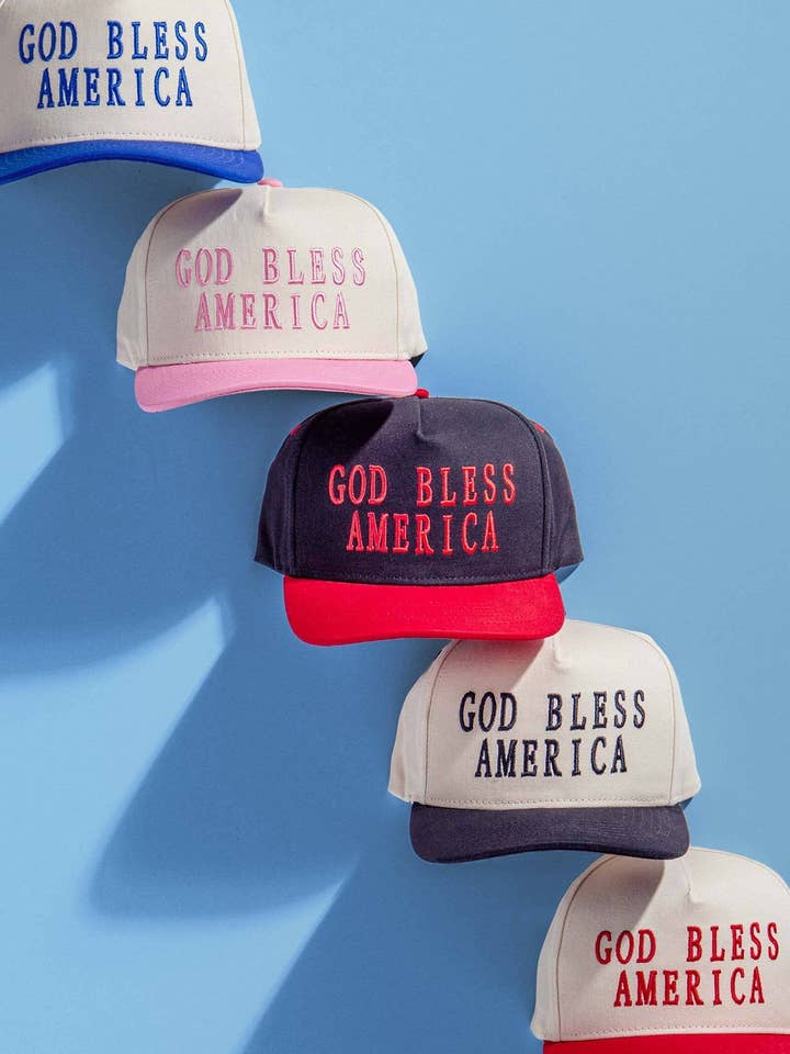 Casquette de camionneur God Bless America pour la vente par Fashion Week