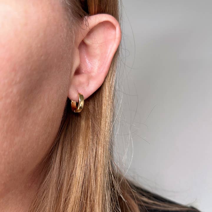 GoldFi - Wholesale Jewelry Set - Polished Classic Clicker Hoop Earrings