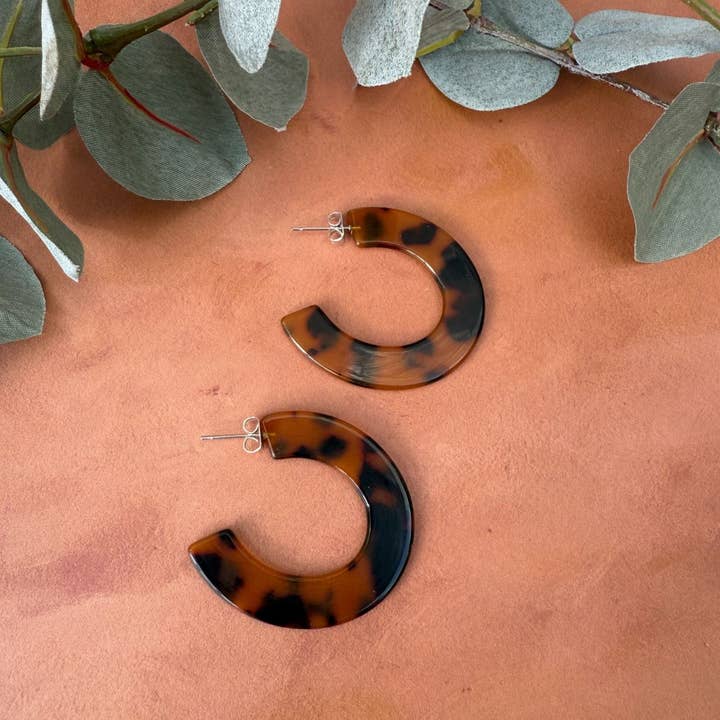 Tortoise Shell Flat Hoops (Classic) for wholesale by Jack & Freda