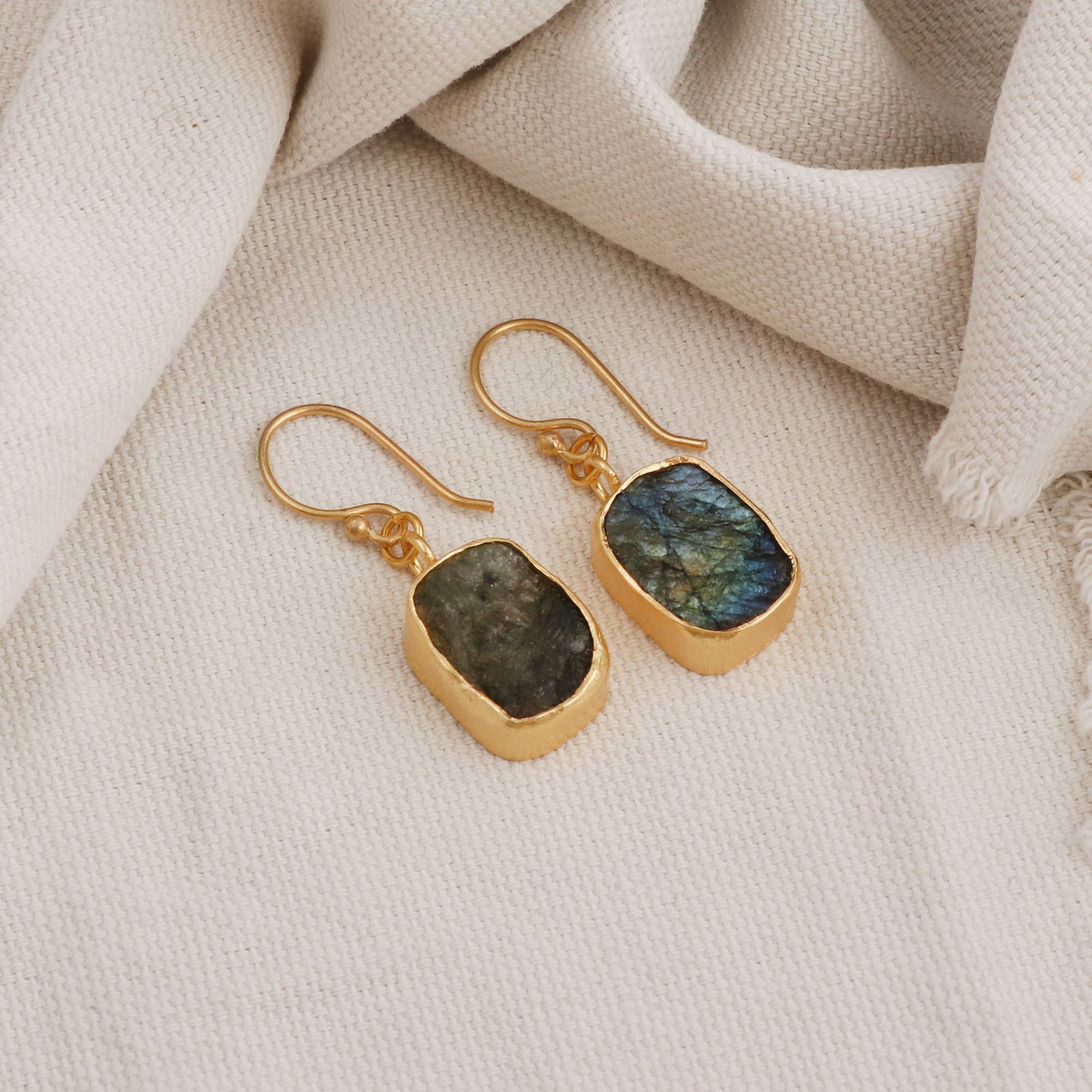 El Joyero - Wholesale Dangle Earrings - Labradorite Birthstone Earring Handmade Rough Hook Earring2