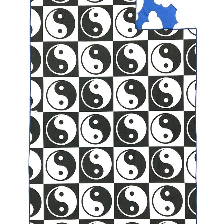 Crae.Home - Wholesale Beach Towel - Day & Night Pool Towel: Reversible1