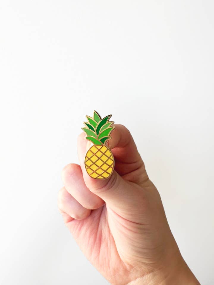 Ananas Emalj Pin för wholesale av Tickle Me Lavender