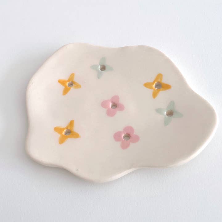 Portasapone – Piatto Floreale in Ceramica Fatto a Mano per la vendita all'ingrosso da parte di Pipa and Happy