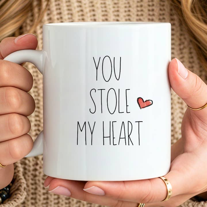 Vous avez volé mon cœur Tasse de la Saint-Valentin | Tasse minimaliste moderne pour la vente par Press and Merch