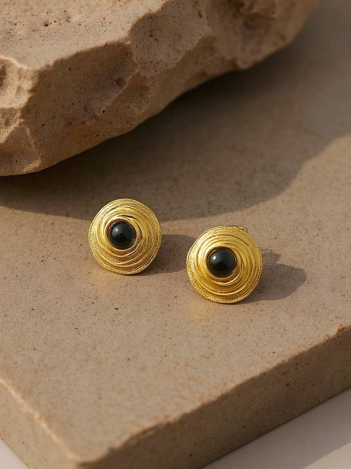 Boucles d'oreilles avec incrustation d'onyx noir pour la vente par Katinki