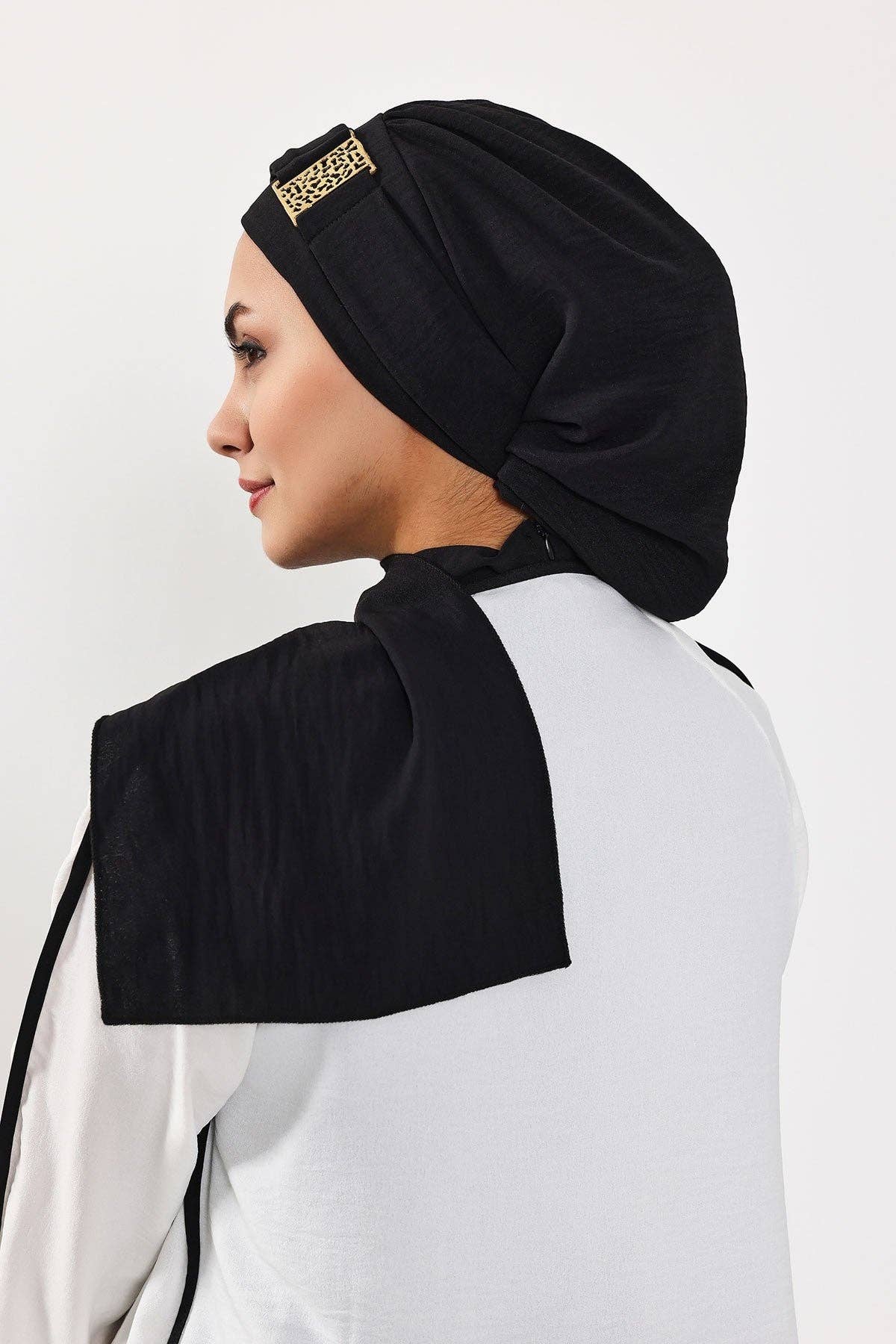 Aisha's Design – wholesale Hijab – Women’s – Modest Fashion Instant Aerobin Turban with Leopard Pattern Accessory, Pre-Tied Aerobin Hijab with Chic Metal Accessory,HT-11A8