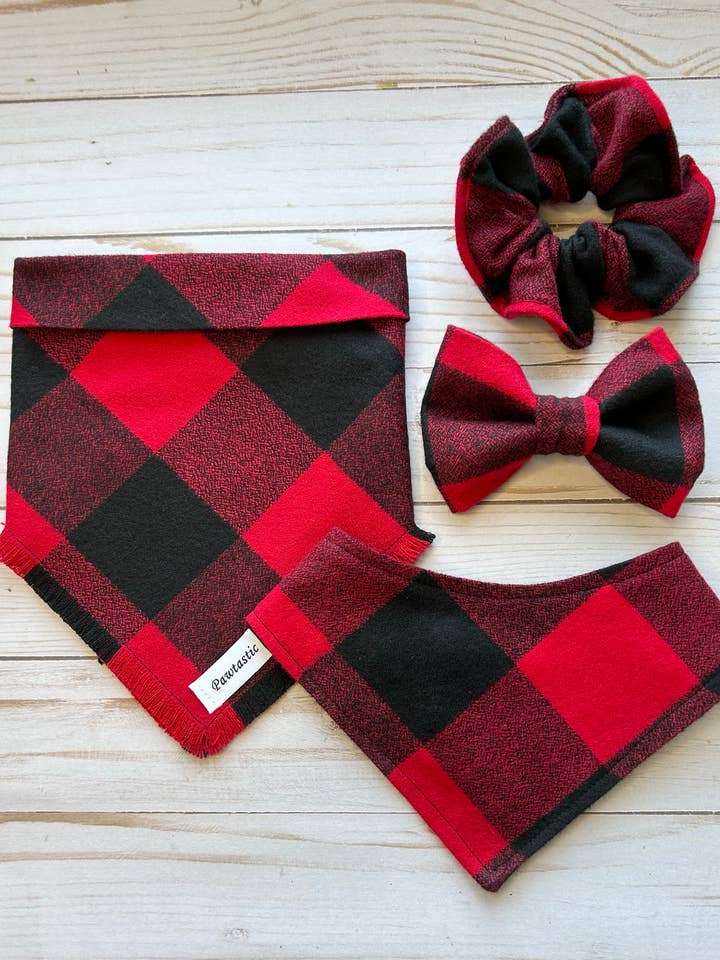 Bandana à carreaux Red Buffalo (en option), nœud papillon, chouchou/nœud à cheveux pour la vente par Pawtastic Bandanas