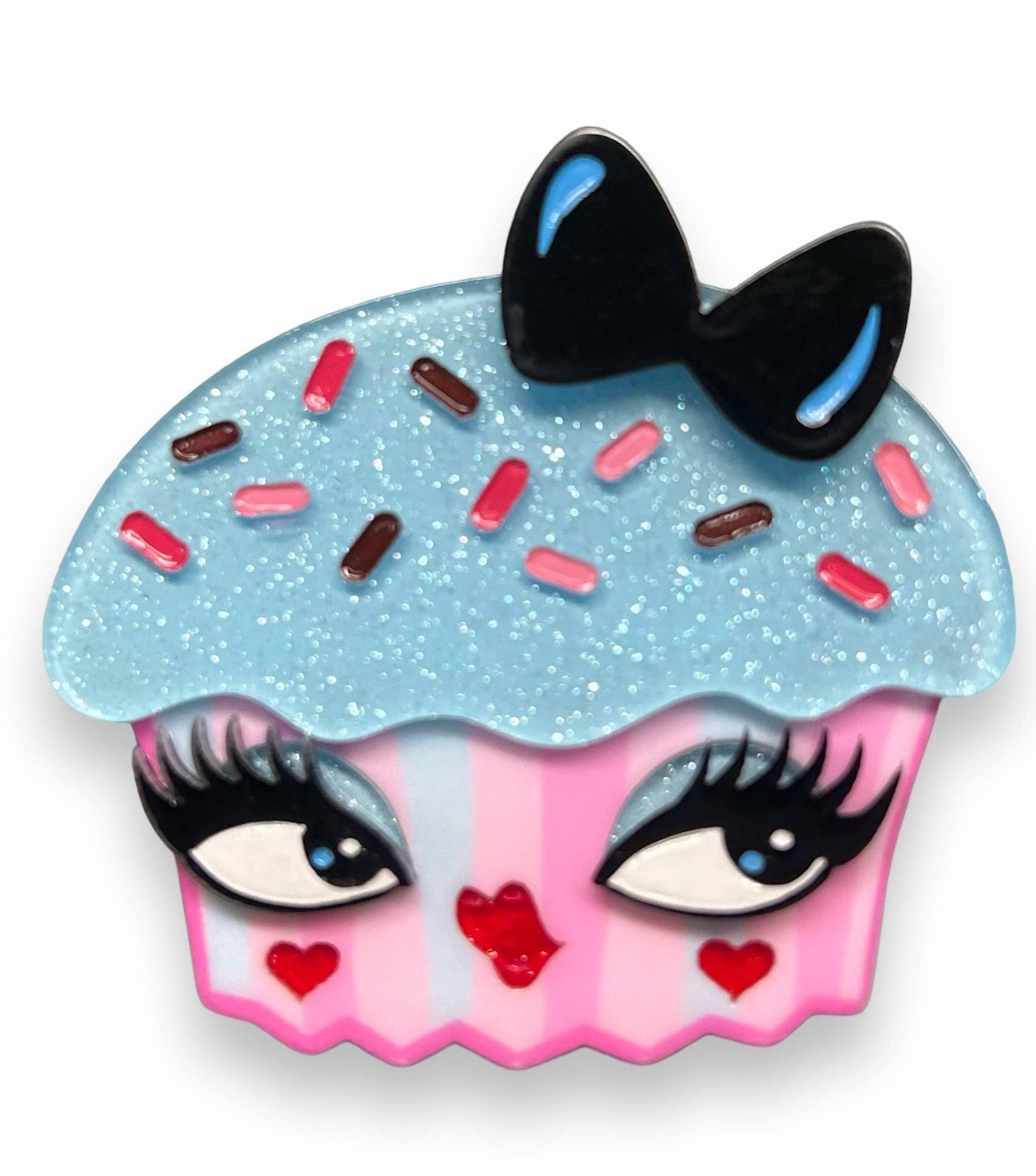 Lipstick & Chrome – Großhandel Broschen – Cupcake Cutie Brosche von Miss Fluff x Lipstick & Chrome1
