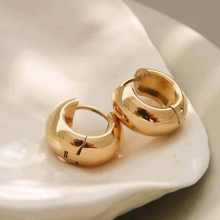 Flânerie by MAIQ - Wholesale Hoop Earrings - Blandine 18K Non-Tarnish Small Classic Hoop Earring