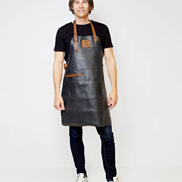 Amsterdam Heritage Men's - Wholesale Apron - Vista | Men’s Durable Leather Apron for Grilling & Crafting1