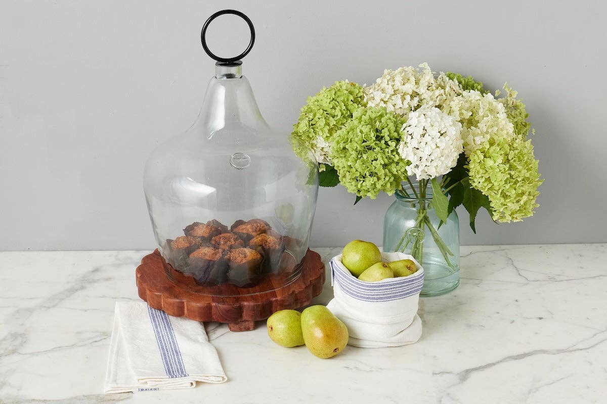 etúHOME – wholesale Decorative tabletop object – Glass Cloche Food Cover, Black Ring Handle, Large2