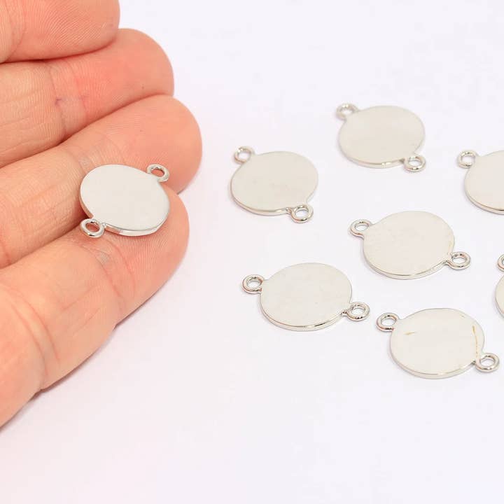 Connettori Ciondoli a Moneta da 14mm Placcati in Rodio, CHK158-8 per la vendita all'ingrosso da parte di QueenJewelryM