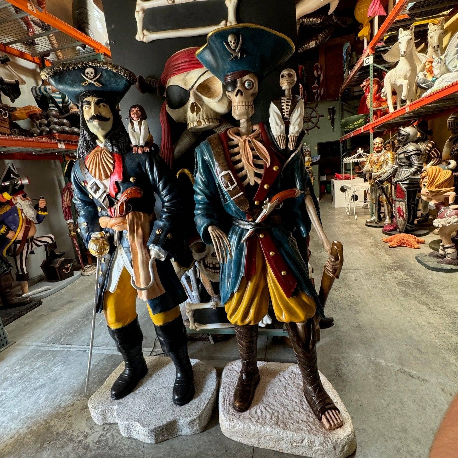 LM Treasures - Wholesale Decorative Figurine - Pirate Captain Hook With Monkey Life Size Statue8