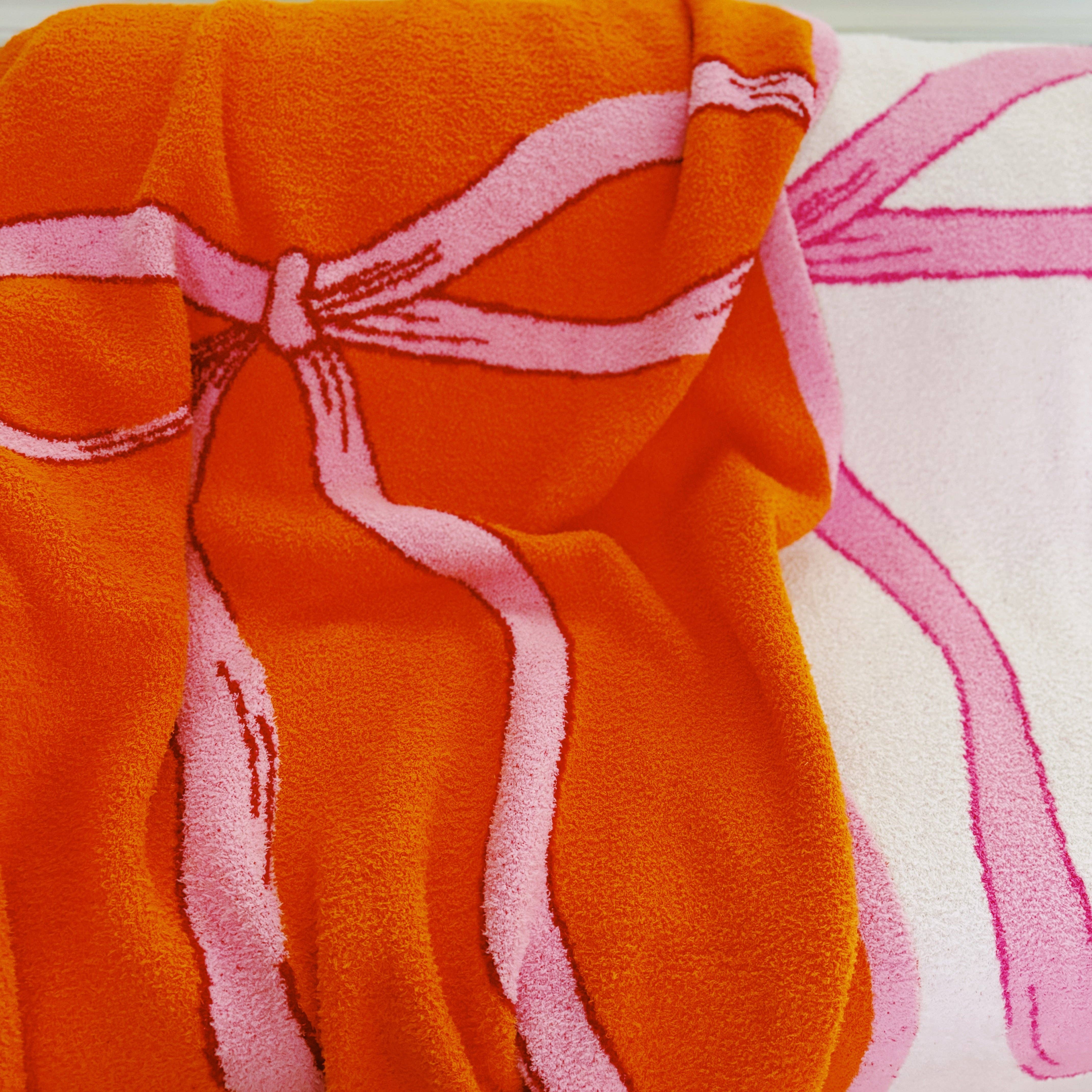 Ellison+Young – wholesale Prydnadsfilt – Min enda båge mysigaste filt5